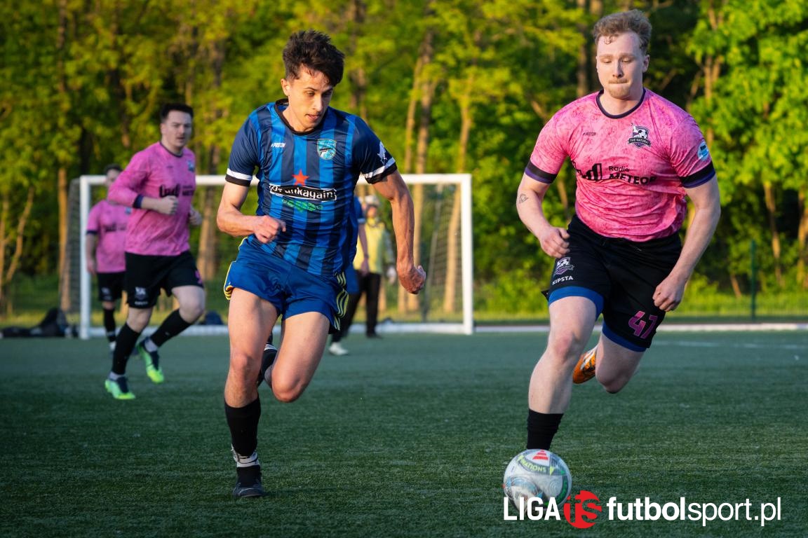 Helpfamily zaskoczyło Szturmowców, Legion lepszy w końcówce, FC Acustico i Digital Bulls gromią rywali
