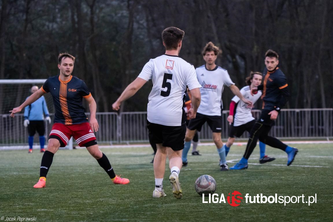 Ciężkie chwile Mobipolu, grała II Liga, FC Trutnie dogoniły Reoptis